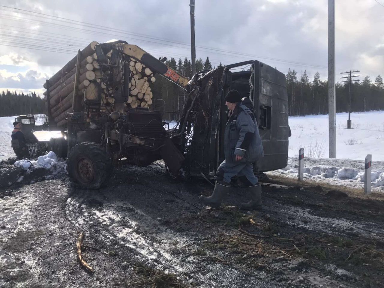 В Коношском районе столкнулись КАМАЗ и грузовой поезд: пострадавших нет -  Новости - Главное управление МЧС России по Архангельской области